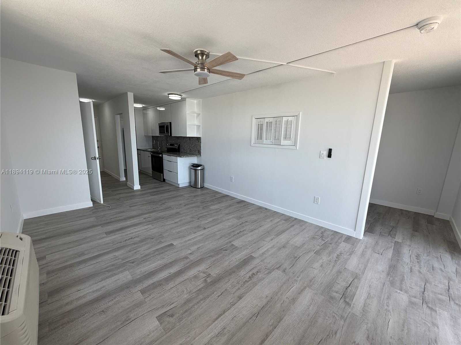 Small Image of 1255 COLLINS AVE #802, Miami Beach Number 13