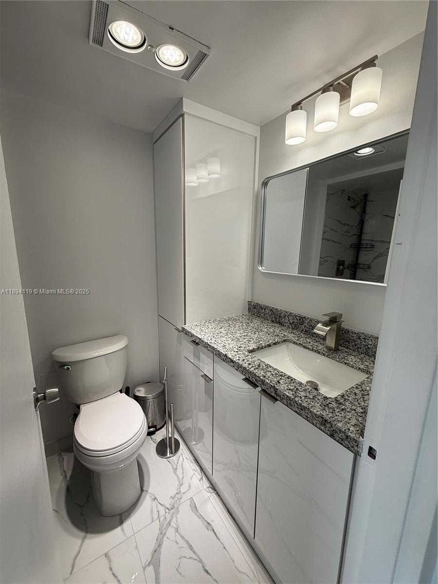 Small Image of 1255 COLLINS AVE #802, Miami Beach Number 8