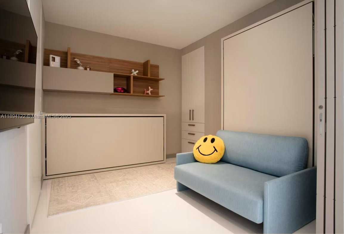 Small Image of 300 BISCAYNE BOULEVARD WAY #4105W, Miami Number 14