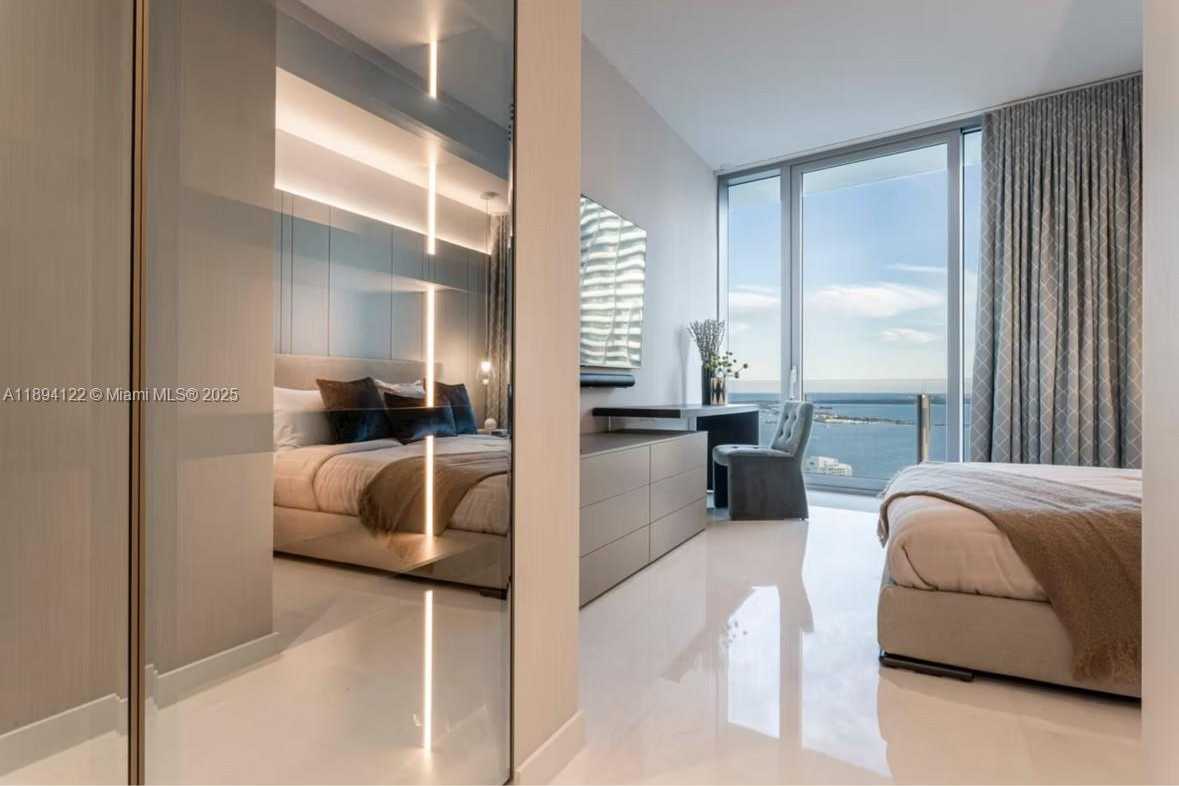 Small Image of 300 BISCAYNE BOULEVARD WAY #4105W, Miami Number 18