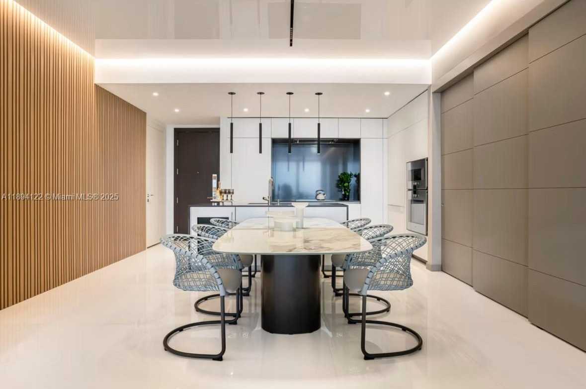 Small Image of 300 BISCAYNE BOULEVARD WAY #4105W, Miami Number 5