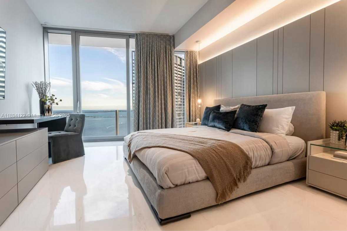 Small Image of 300 BISCAYNE BOULEVARD WAY #4105W, Miami Number 6