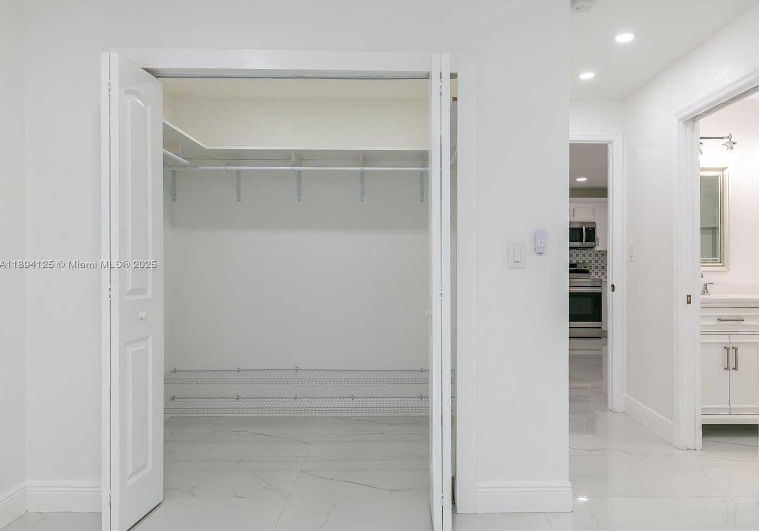 Imagen de Pequeño Objeto