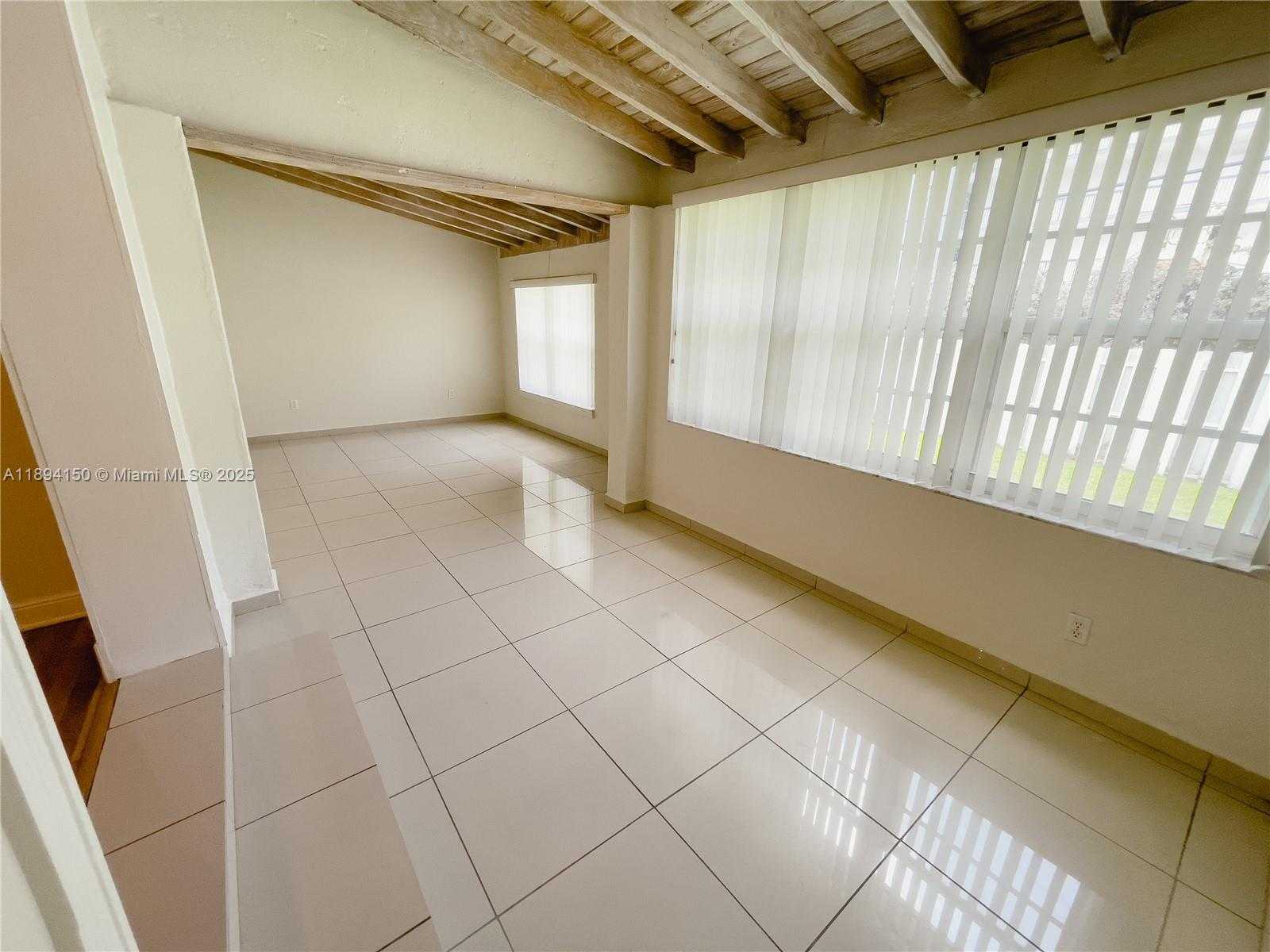 Small Image of 2290 SOUTH WEST 26TH LN, Miami Number 10