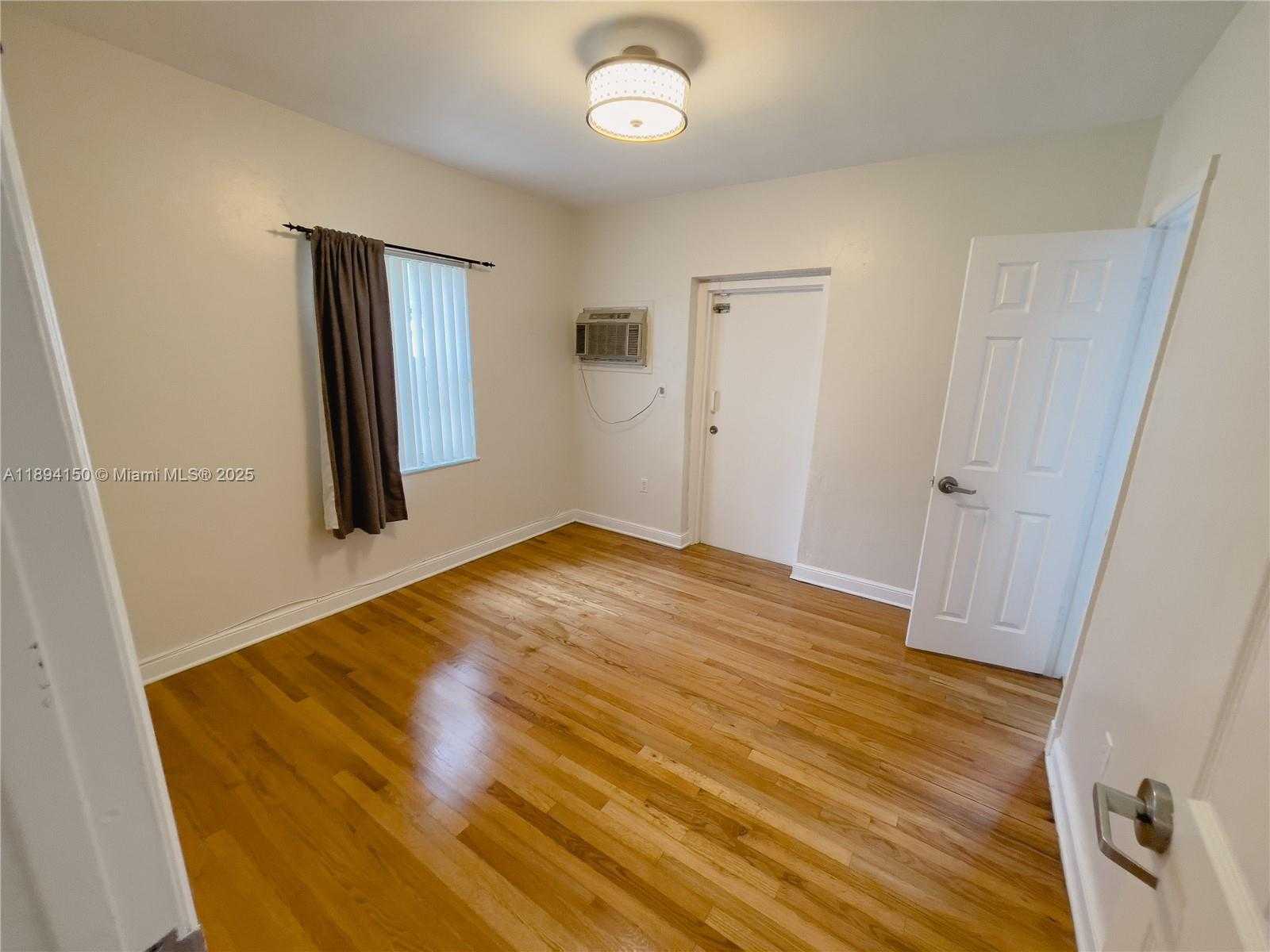 Small Image of 2290 SOUTH WEST 26TH LN, Miami Number 11
