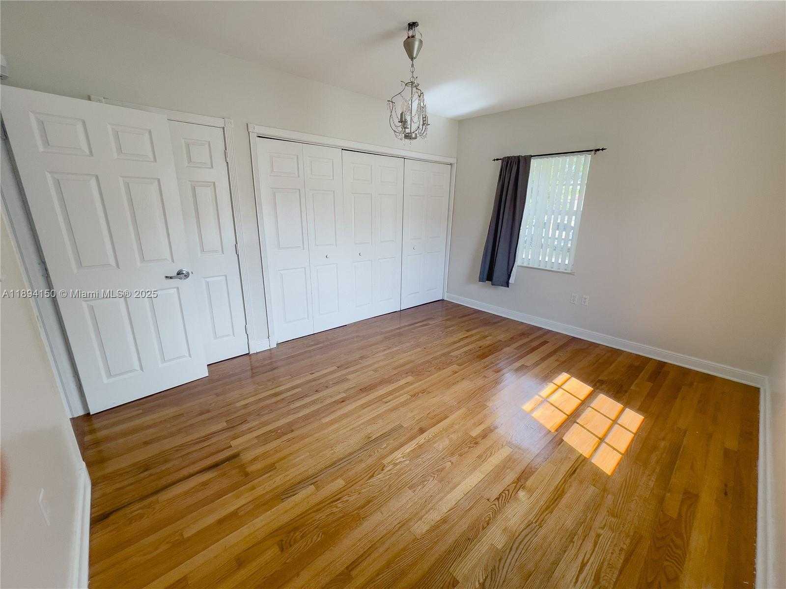Small Image of 2290 SOUTH WEST 26TH LN, Miami Number 17