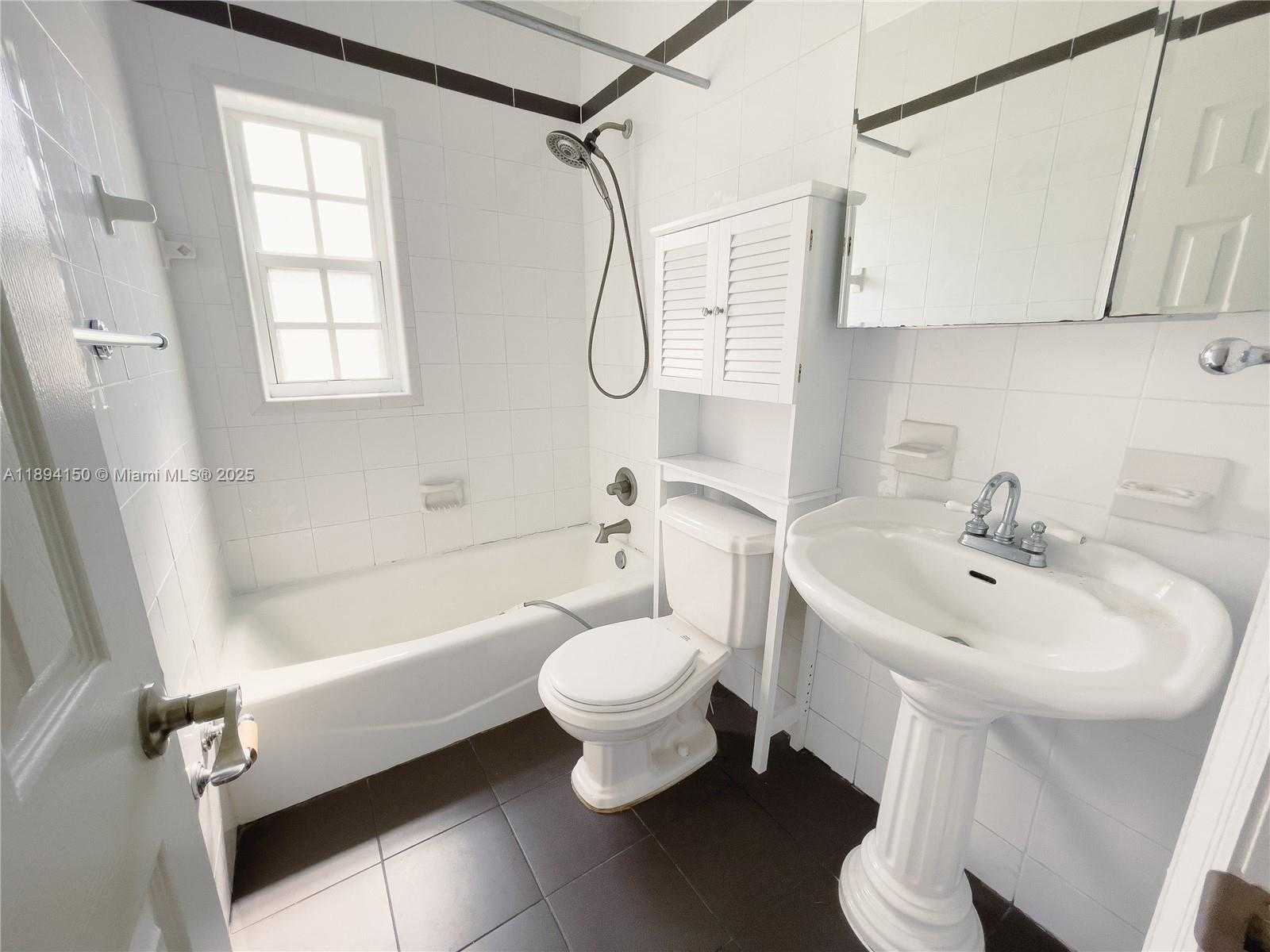 Small Image of 2290 SOUTH WEST 26TH LN, Miami Number 19