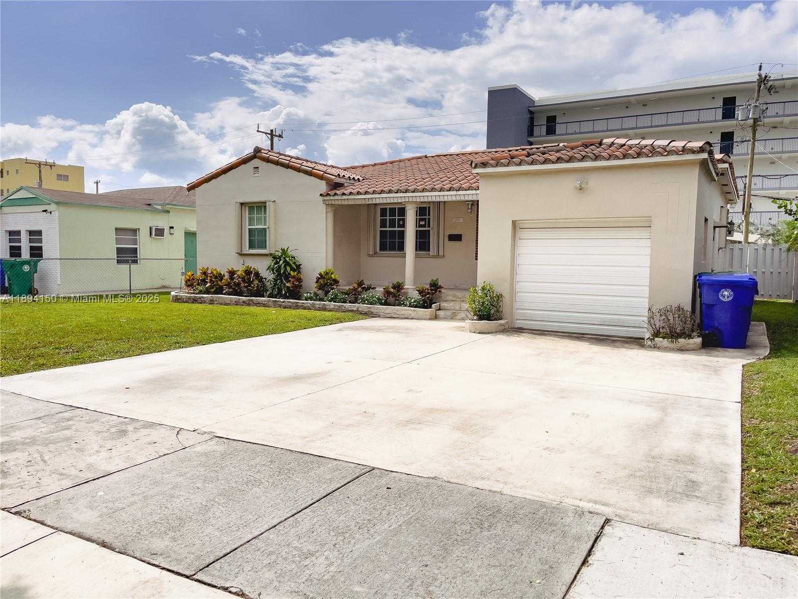 Small Image of 2290 SOUTH WEST 26TH LN, Miami Number 2