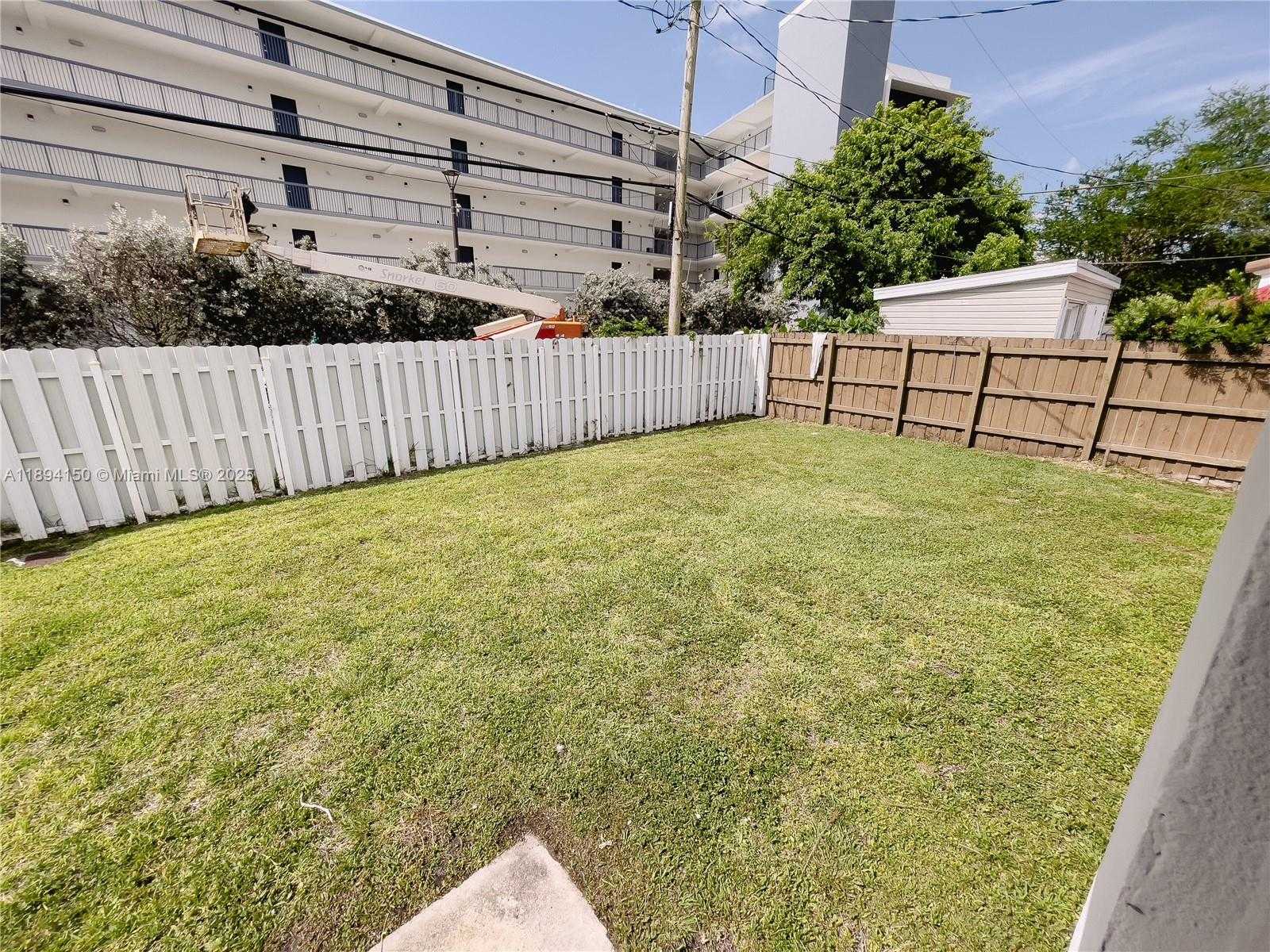 Small Image of 2290 SOUTH WEST 26TH LN, Miami Number 25