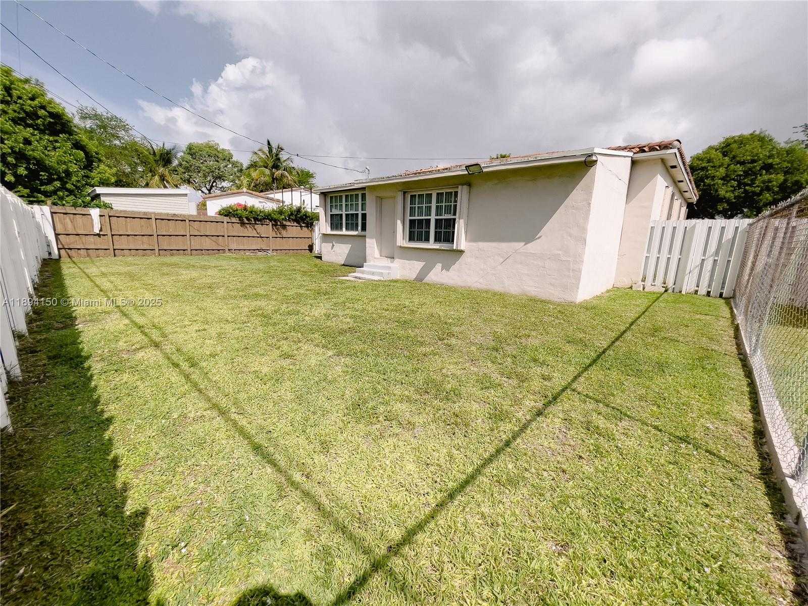 Small Image of 2290 SOUTH WEST 26TH LN, Miami Number 26