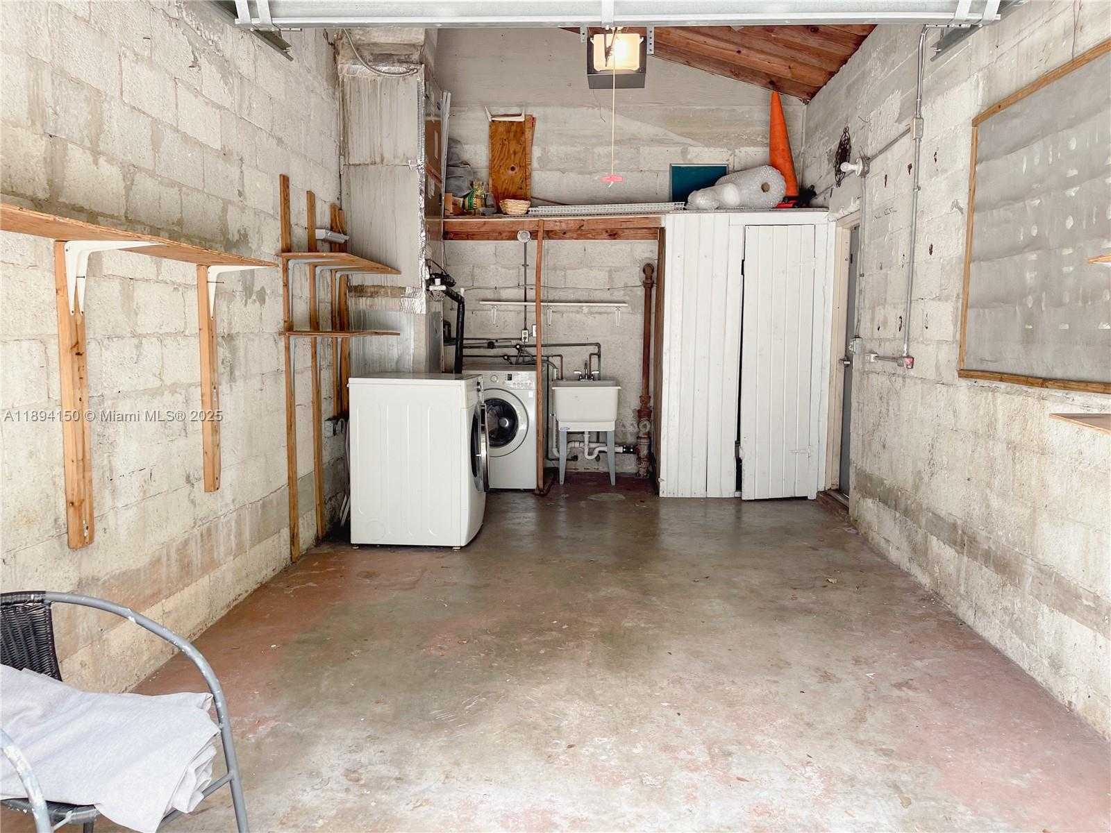 Small Image of 2290 SOUTH WEST 26TH LN, Miami Number 29