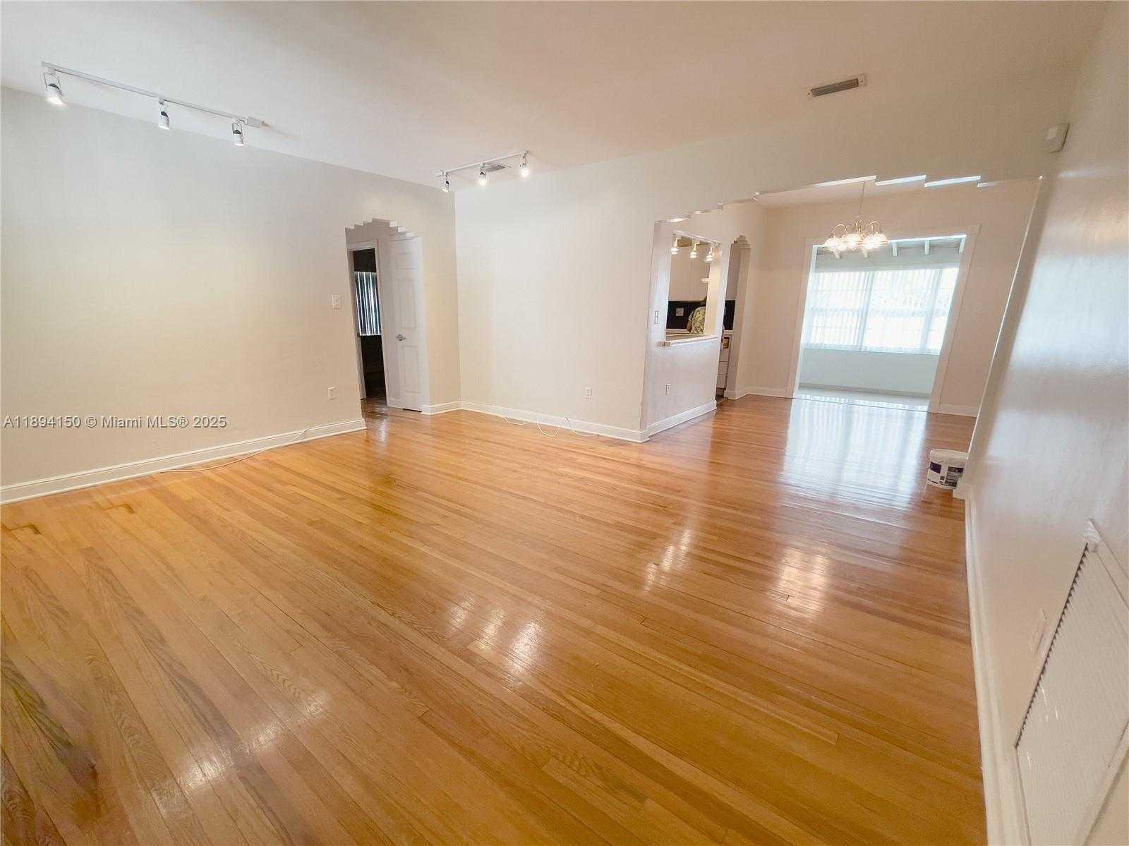 Small Image of 2290 SOUTH WEST 26TH LN, Miami Number 3