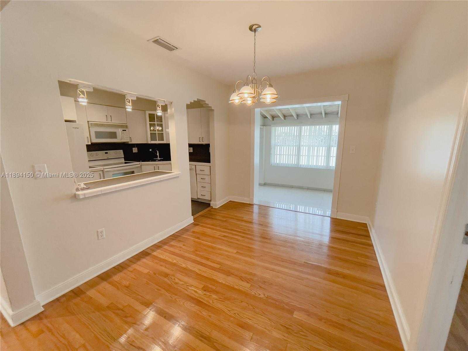 Small Image of 2290 SOUTH WEST 26TH LN, Miami Number 5