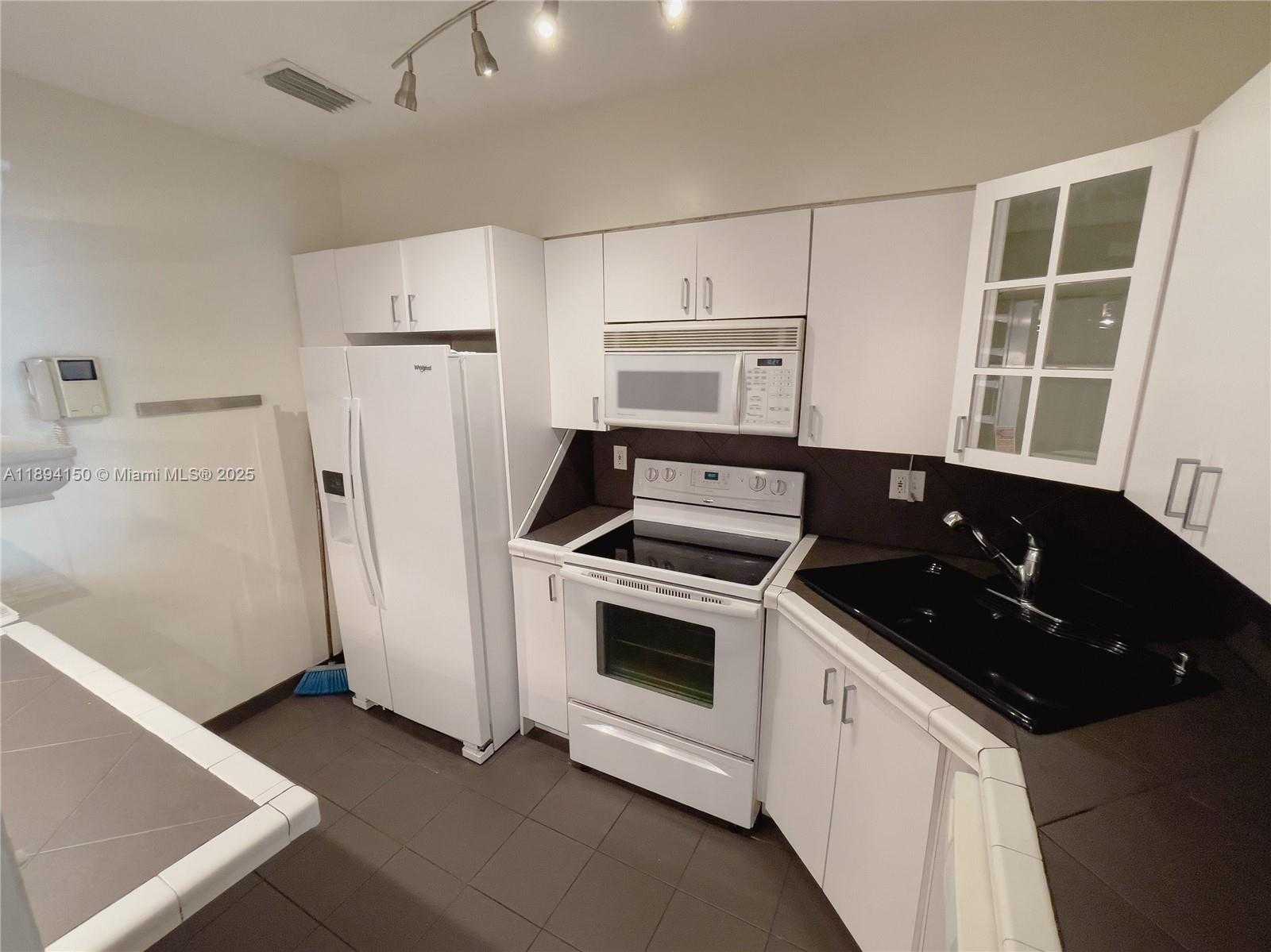 Small Image of 2290 SOUTH WEST 26TH LN, Miami Number 7