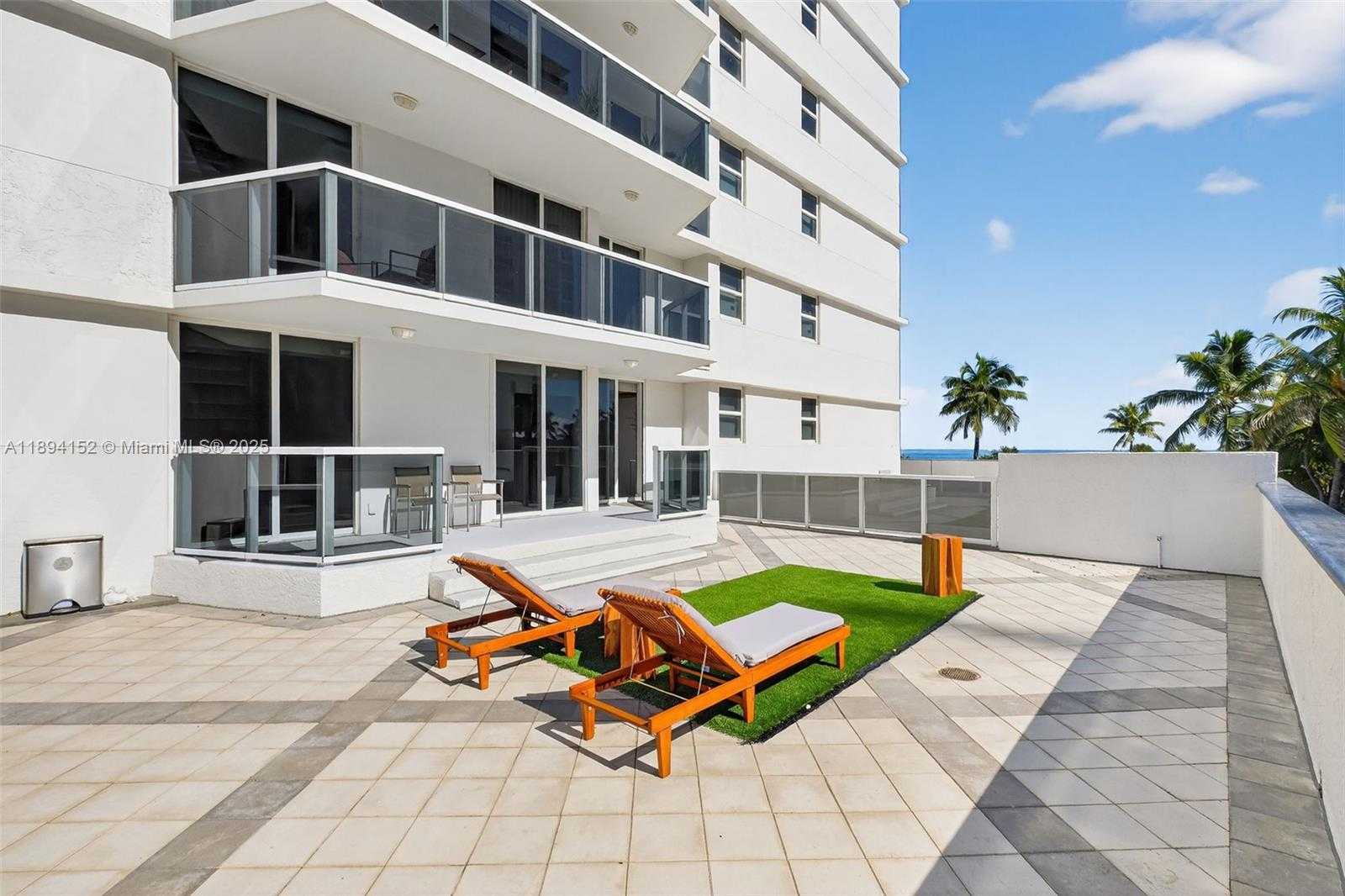Small Image of 2401 COLLINS AVE #403, Miami Beach Number 25