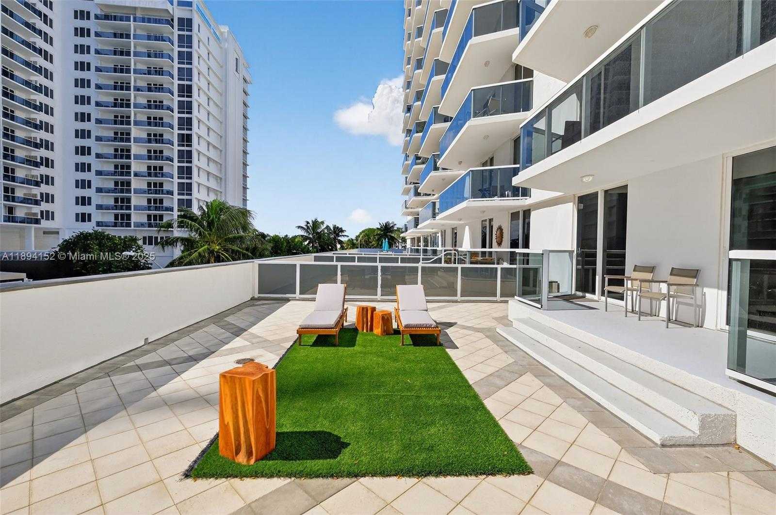 Small Image of 2401 COLLINS AVE #403, Miami Beach Number 26
