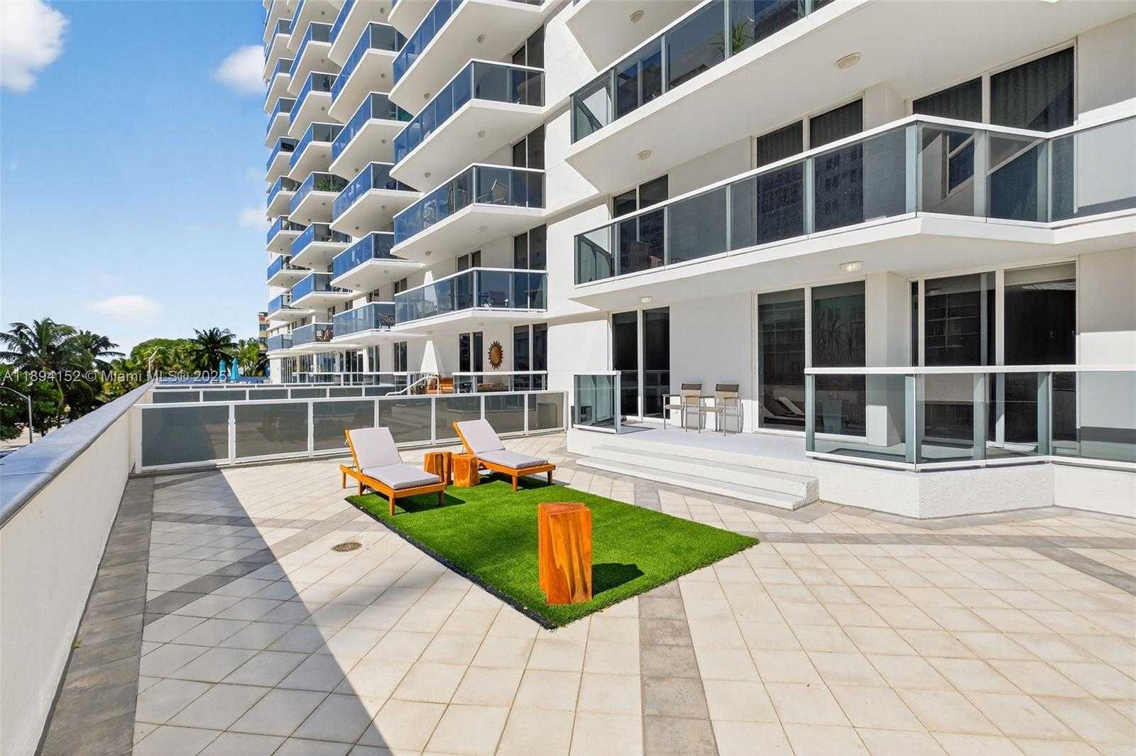 Small Image of 2401 COLLINS AVE #403, Miami Beach Number 28