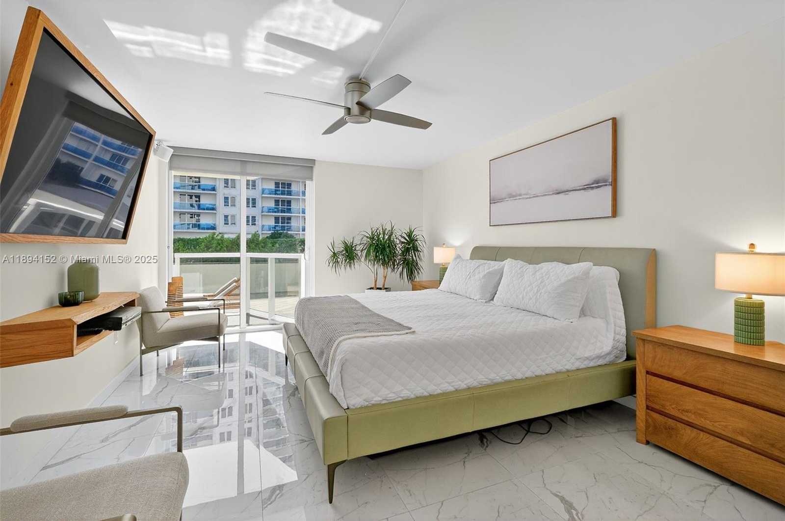Small Image of 2401 COLLINS AVE #403, Miami Beach Number 30