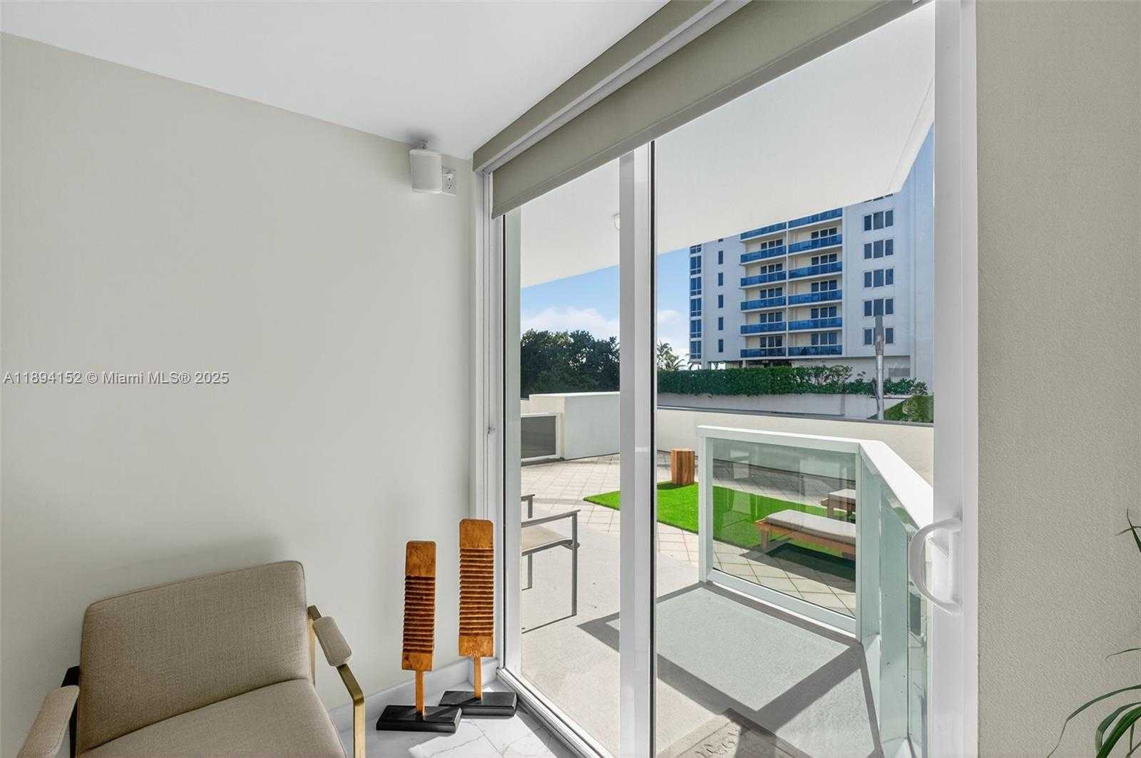 Small Image of 2401 COLLINS AVE #403, Miami Beach Number 32