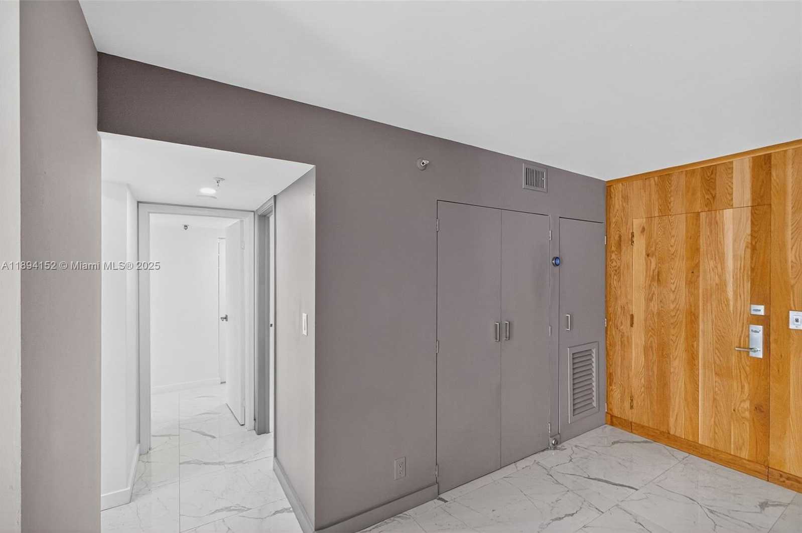 Small Image of 2401 COLLINS AVE #403, Miami Beach Number 34