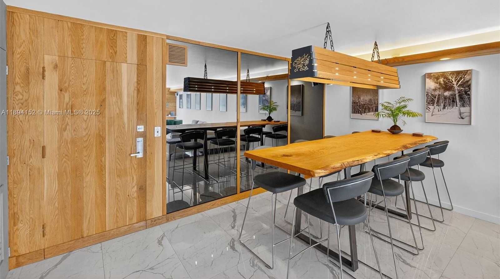 Small Image of 2401 COLLINS AVE #403, Miami Beach Number 5