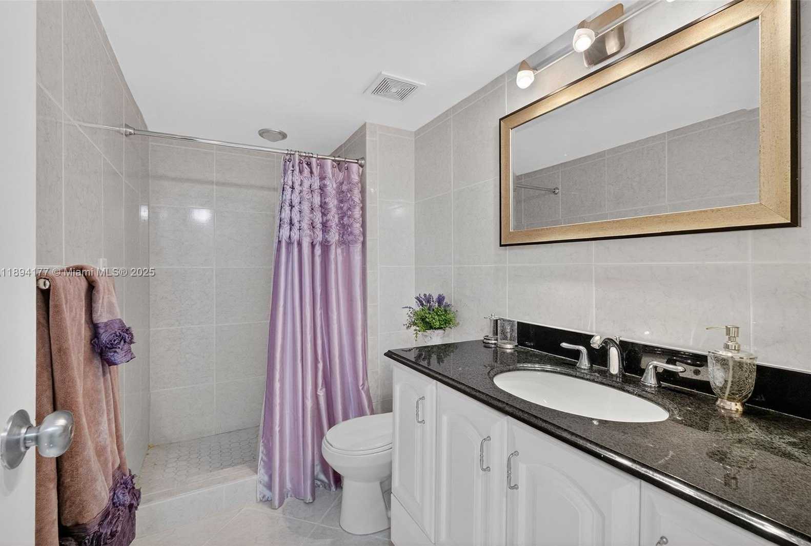 Small Image of 2401 COLLINS AVE #1406, Miami Beach Number 9