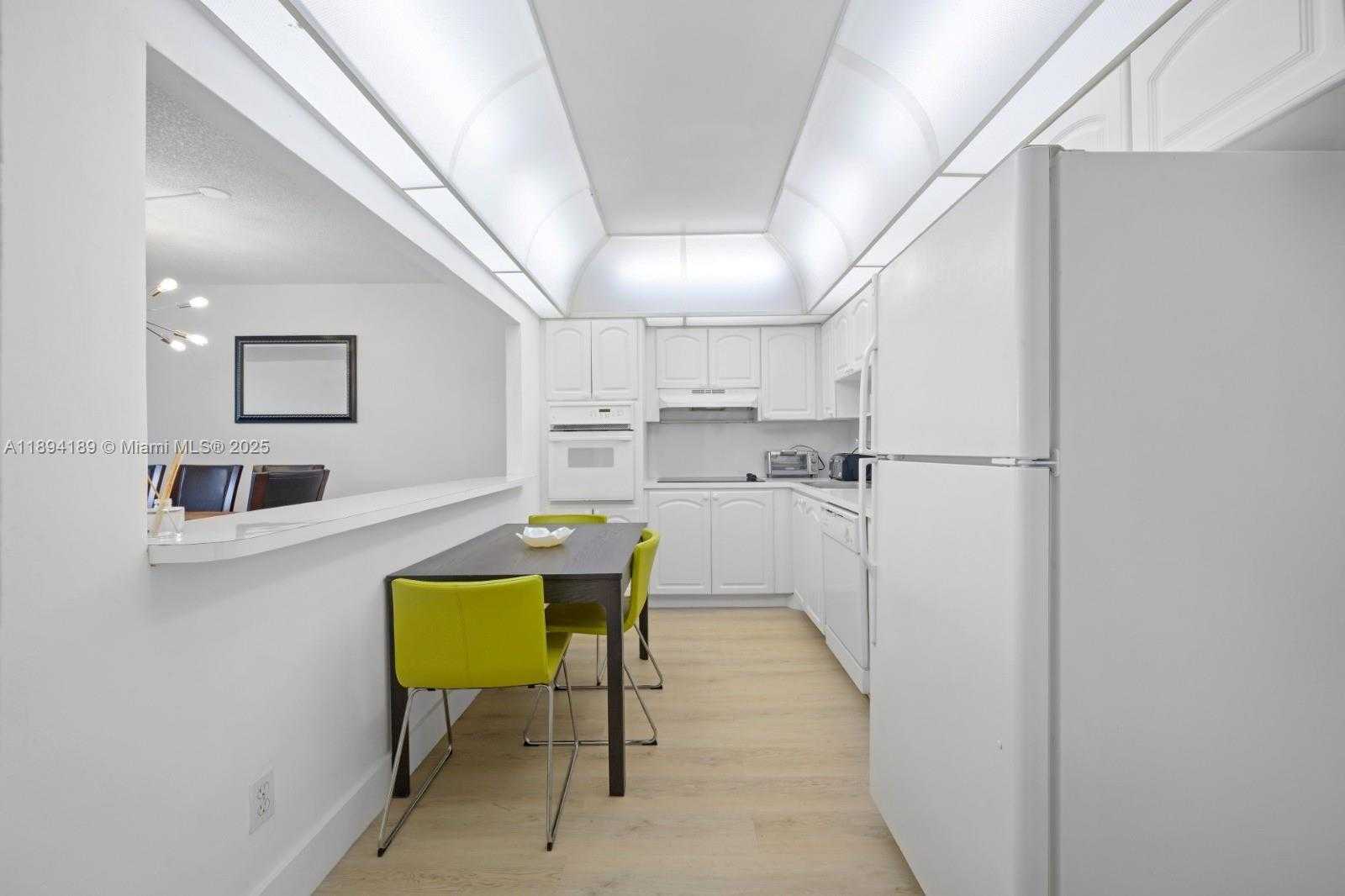 Small Image of 19370 COLLINS AVE #422, Sunny Isles Beach Number 10