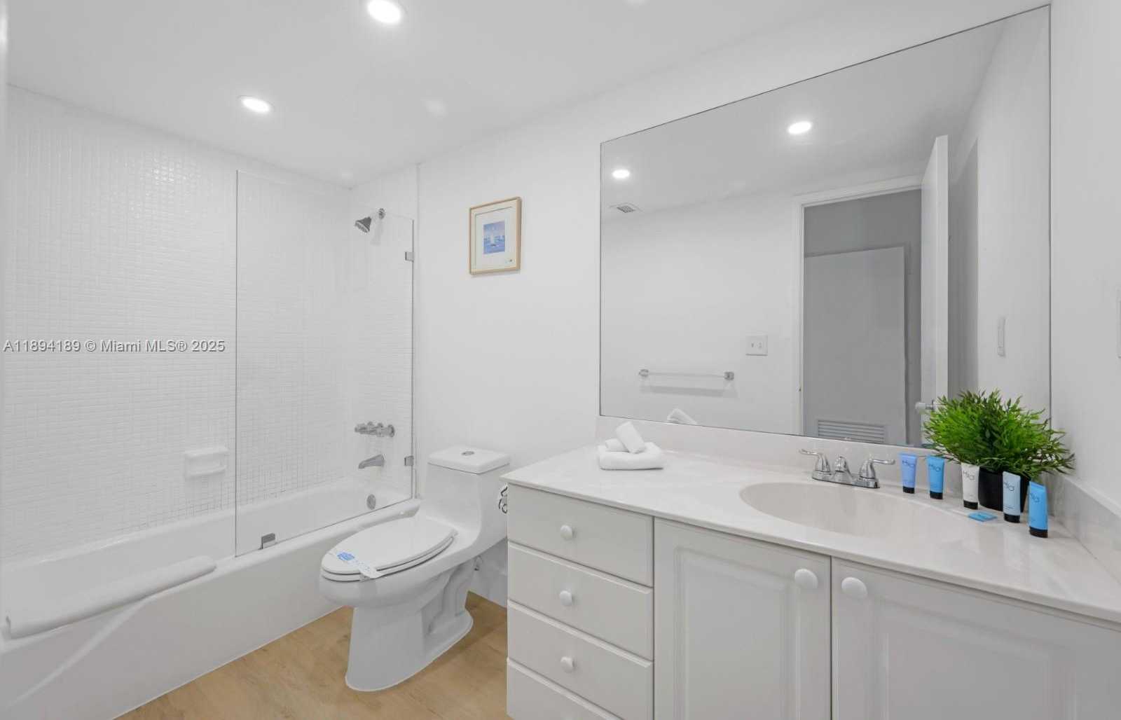 Small Image of 19370 COLLINS AVE #422, Sunny Isles Beach Number 15