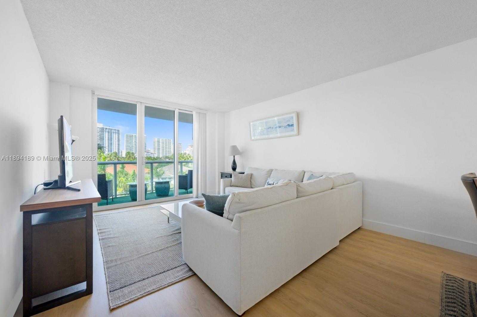 Small Image of 19370 COLLINS AVE #422, Sunny Isles Beach Number 3