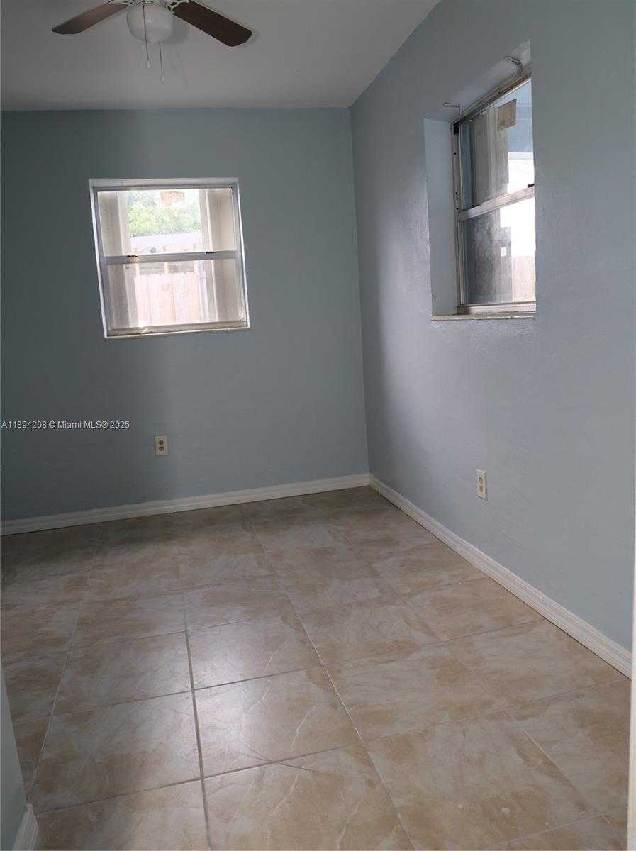 Small Image of 15130 JACKSON ST, Miami Number 5