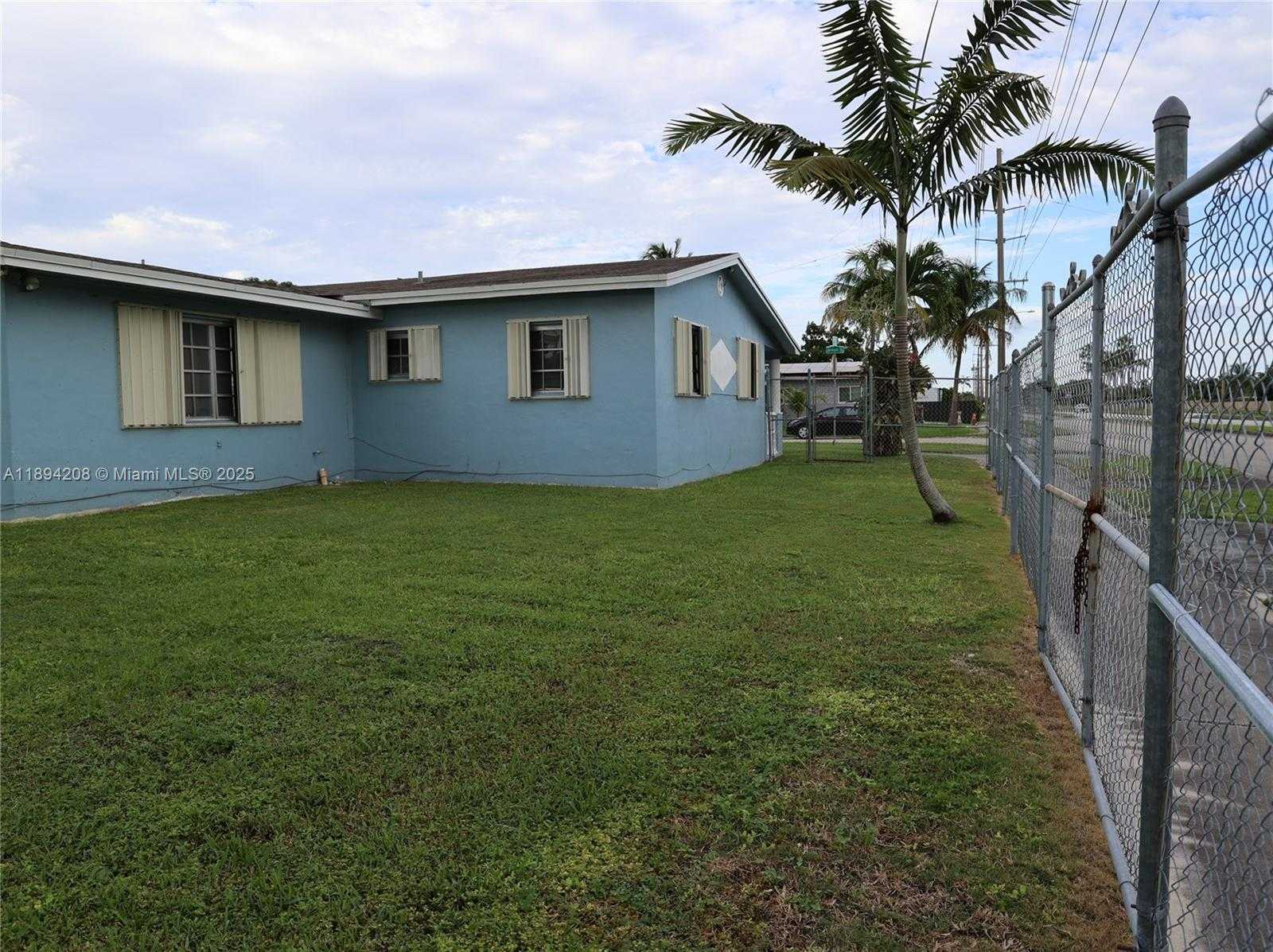 Small Image of 15130 JACKSON ST, Miami Number 8