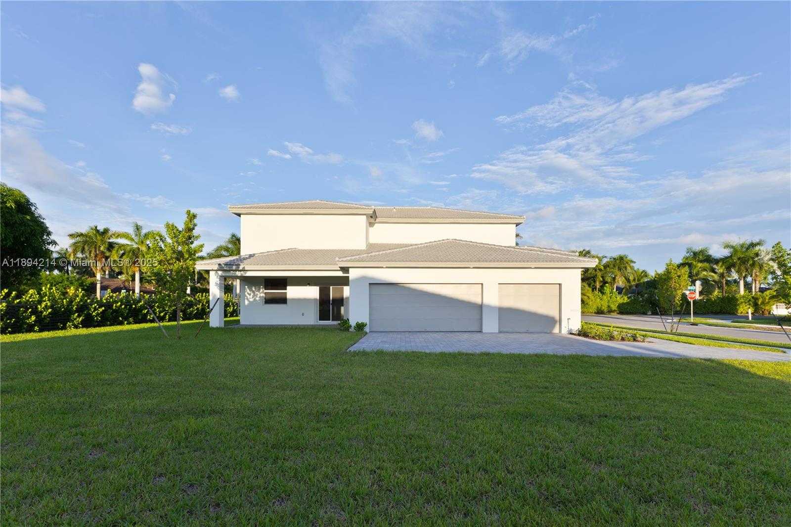 Small Image of 13203 SOUTH WEST 188TH TER #13203, Miami Number 3