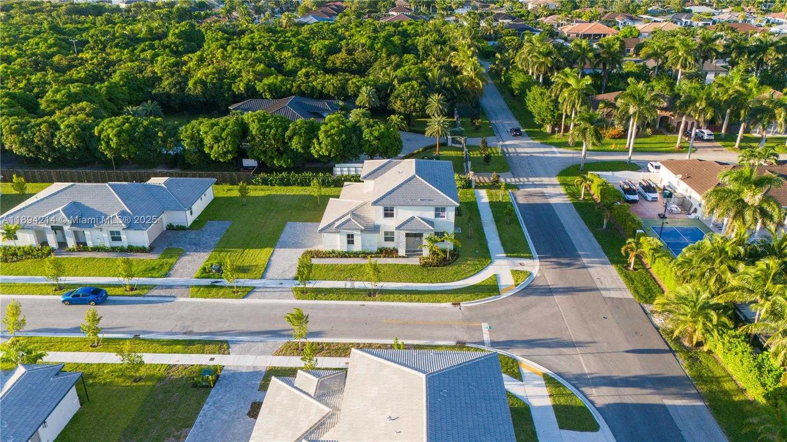 Small Image of 13203 SOUTH WEST 188TH TER #13203, Miami Number 48