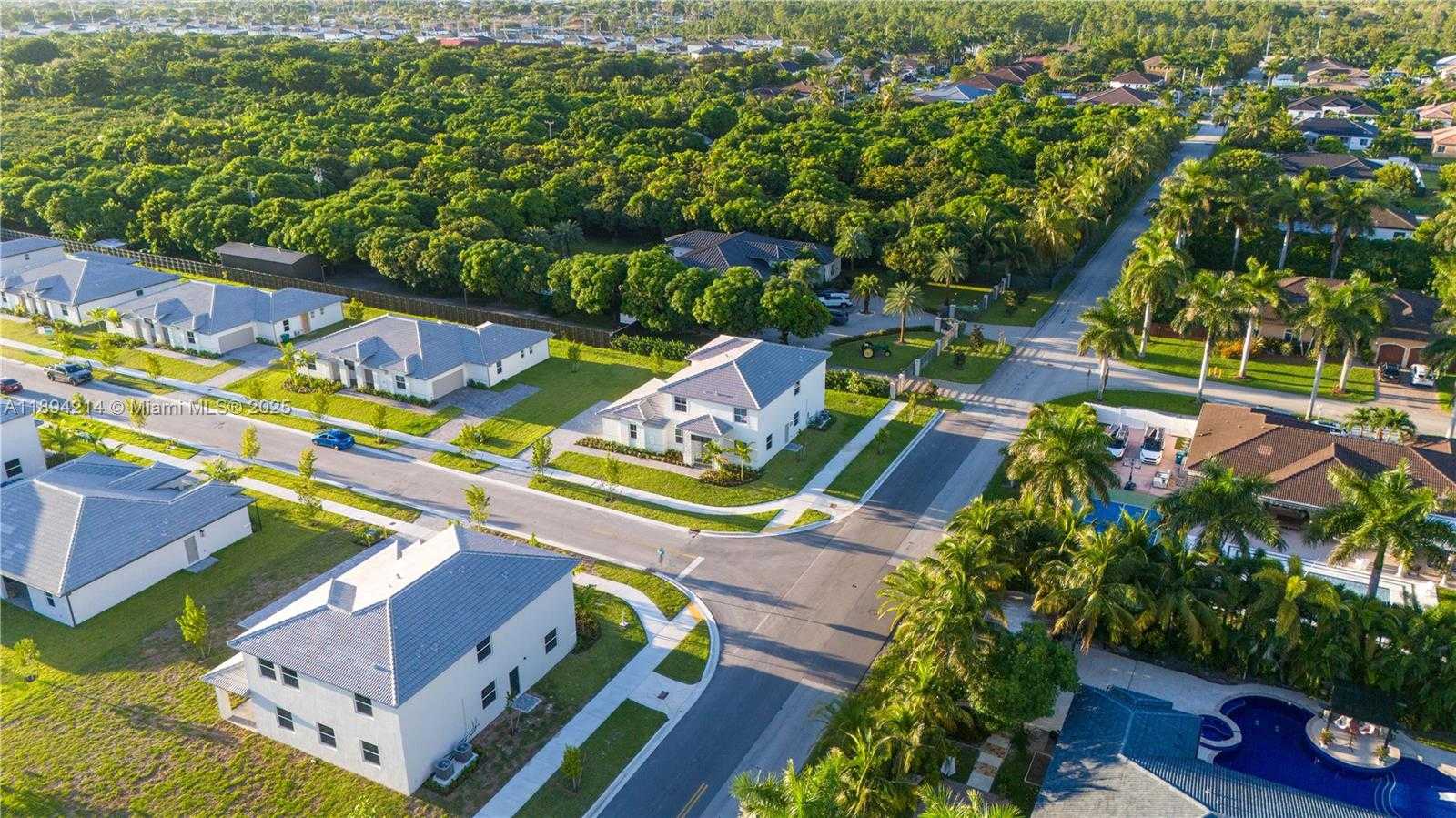 Small Image of 13203 SOUTH WEST 188TH TER #13203, Miami Number 49