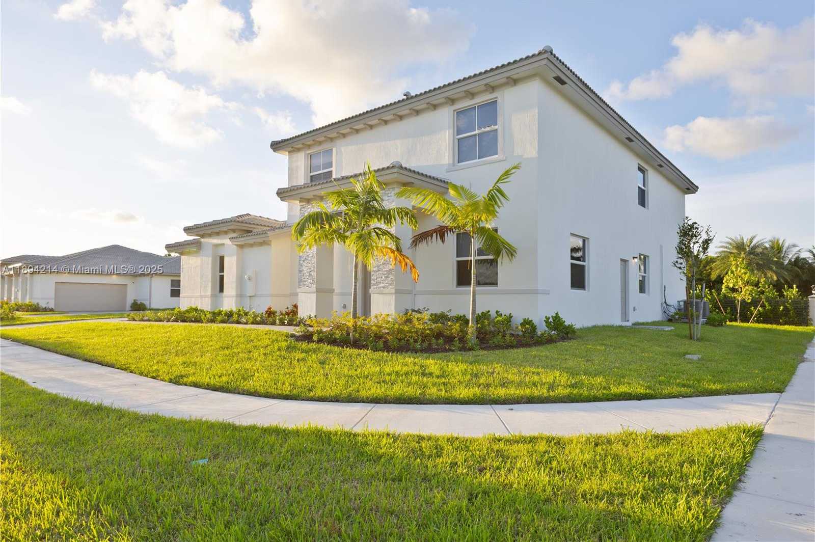 Small Image of 13203 SOUTH WEST 188TH TER #13203, Miami Number 5