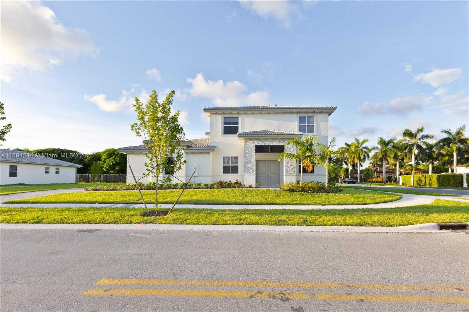 Small Image of 13203 SOUTH WEST 188TH TER #13203, Miami Number 8