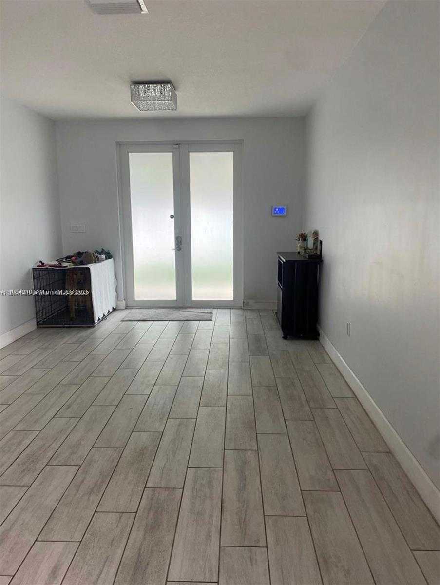 Small Image of 1177 SOUTH WEST 13TH ST, Miami Number 4