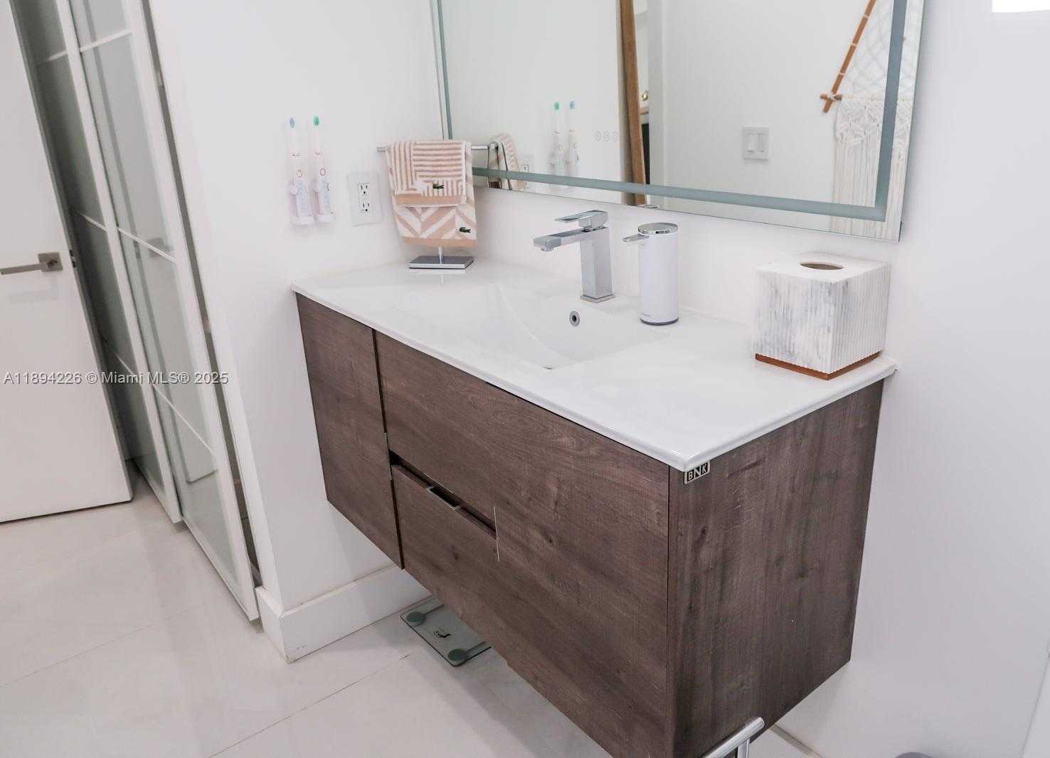Small Image of 6630 NORTH WEST 114TH AVE #1534, Doral Number 26