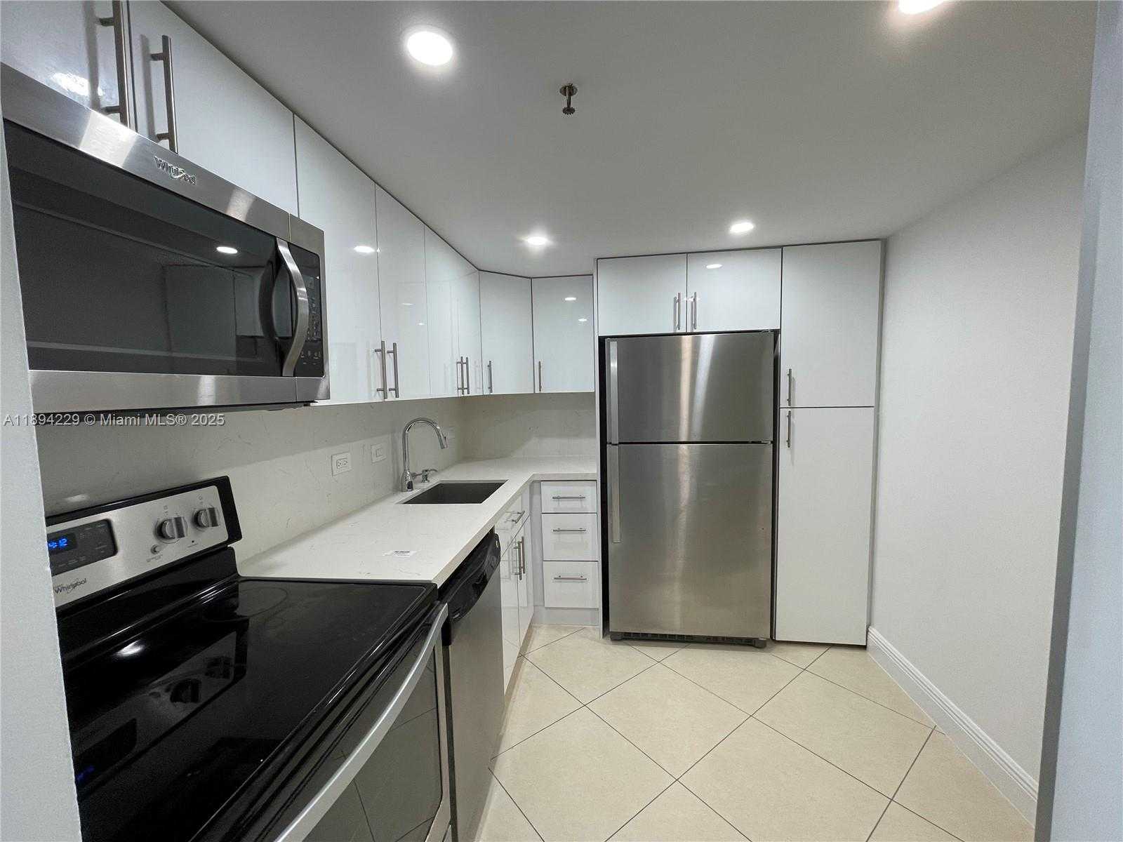 Small Image of 20505 EAST COUNTRY CLUB DR #734, Aventura Number 4