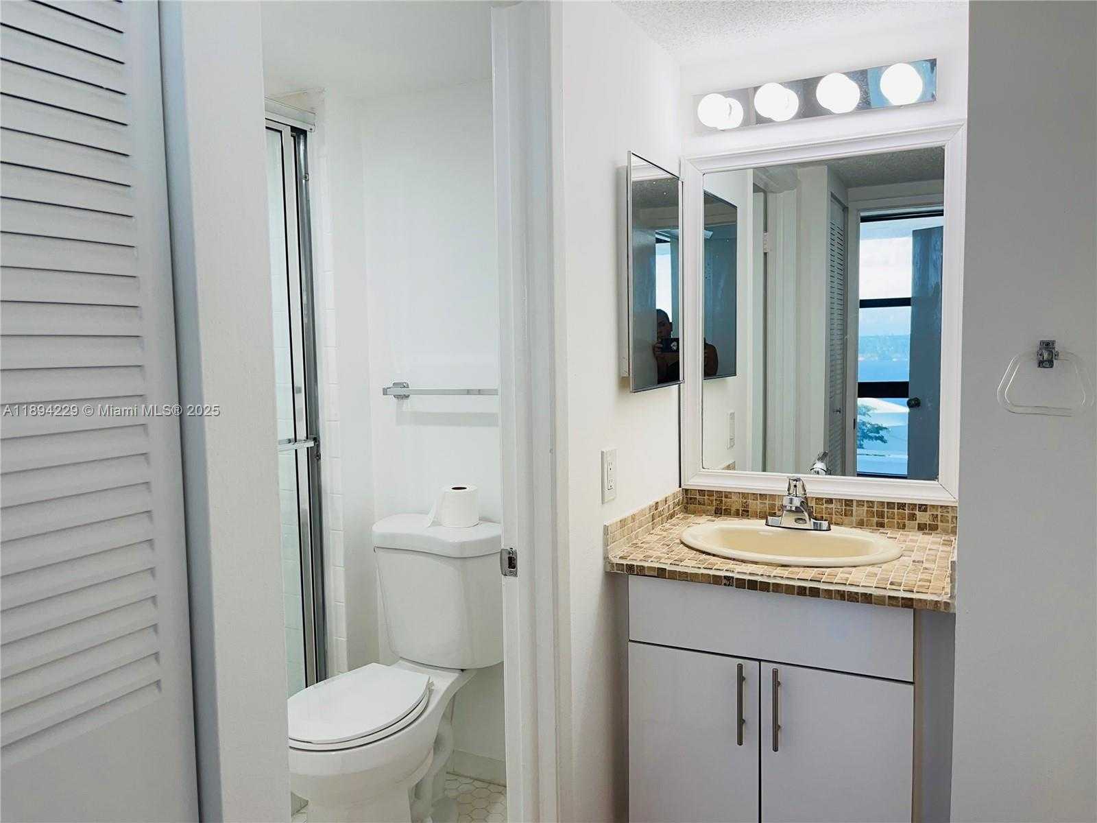 Small Image of 20505 EAST COUNTRY CLUB DR #734, Aventura Number 6
