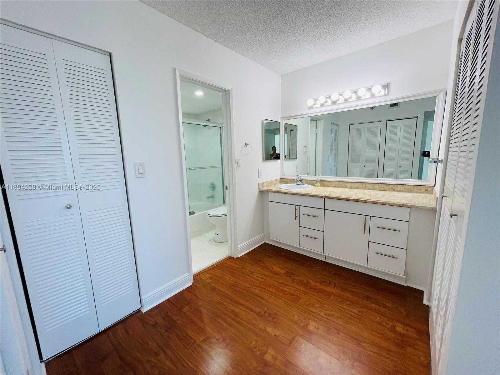 Small Image of 20505 EAST COUNTRY CLUB DR #734, Aventura Number 7