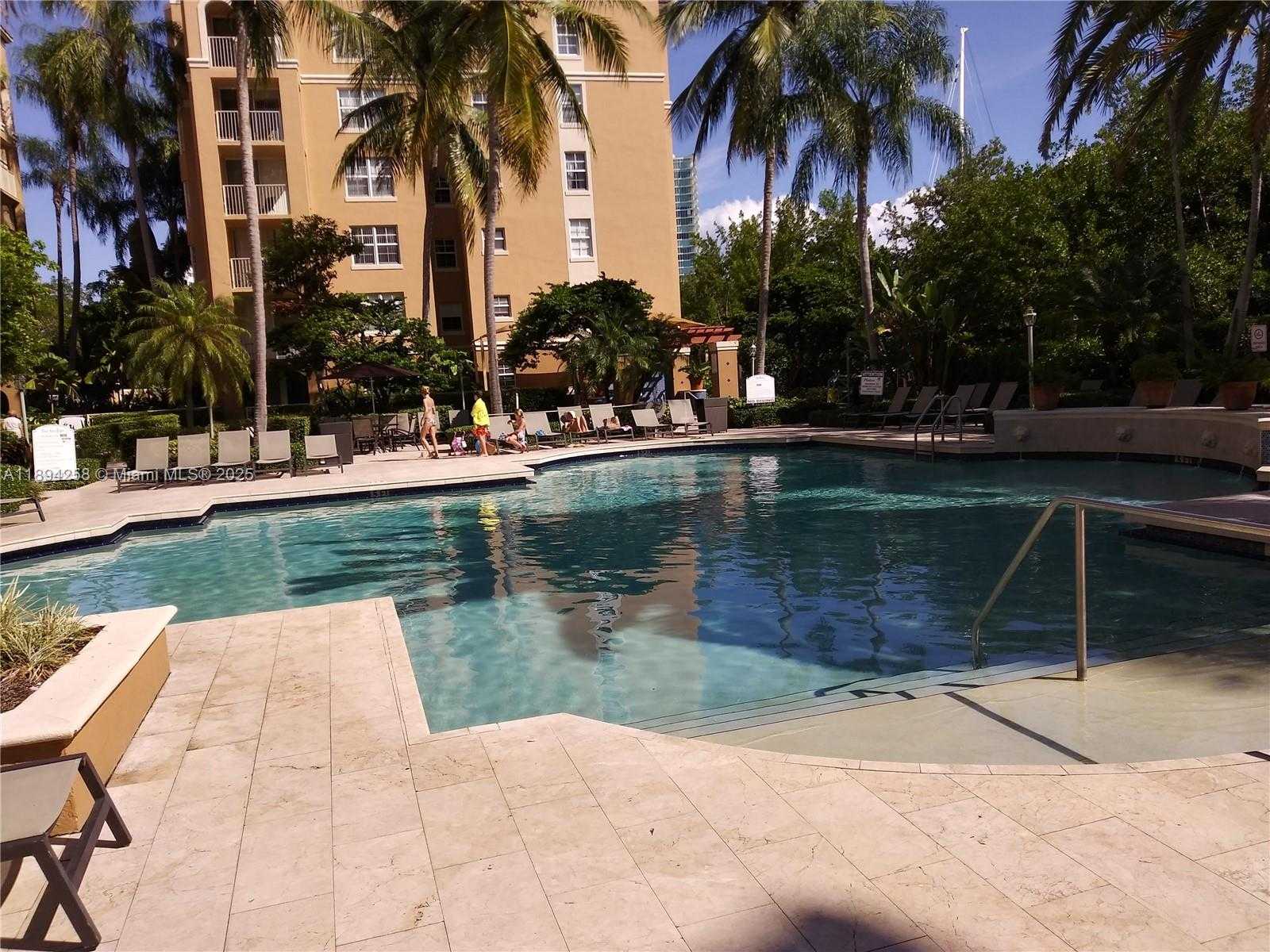 Small Image of Aventura Number 17
