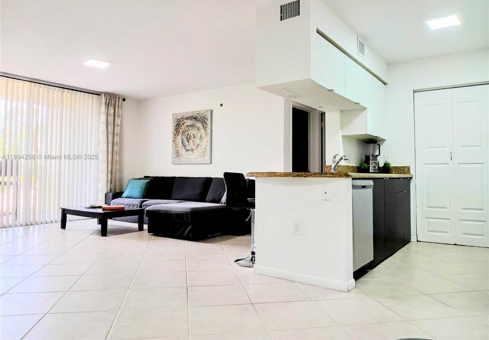 Small Image of Aventura Number 2