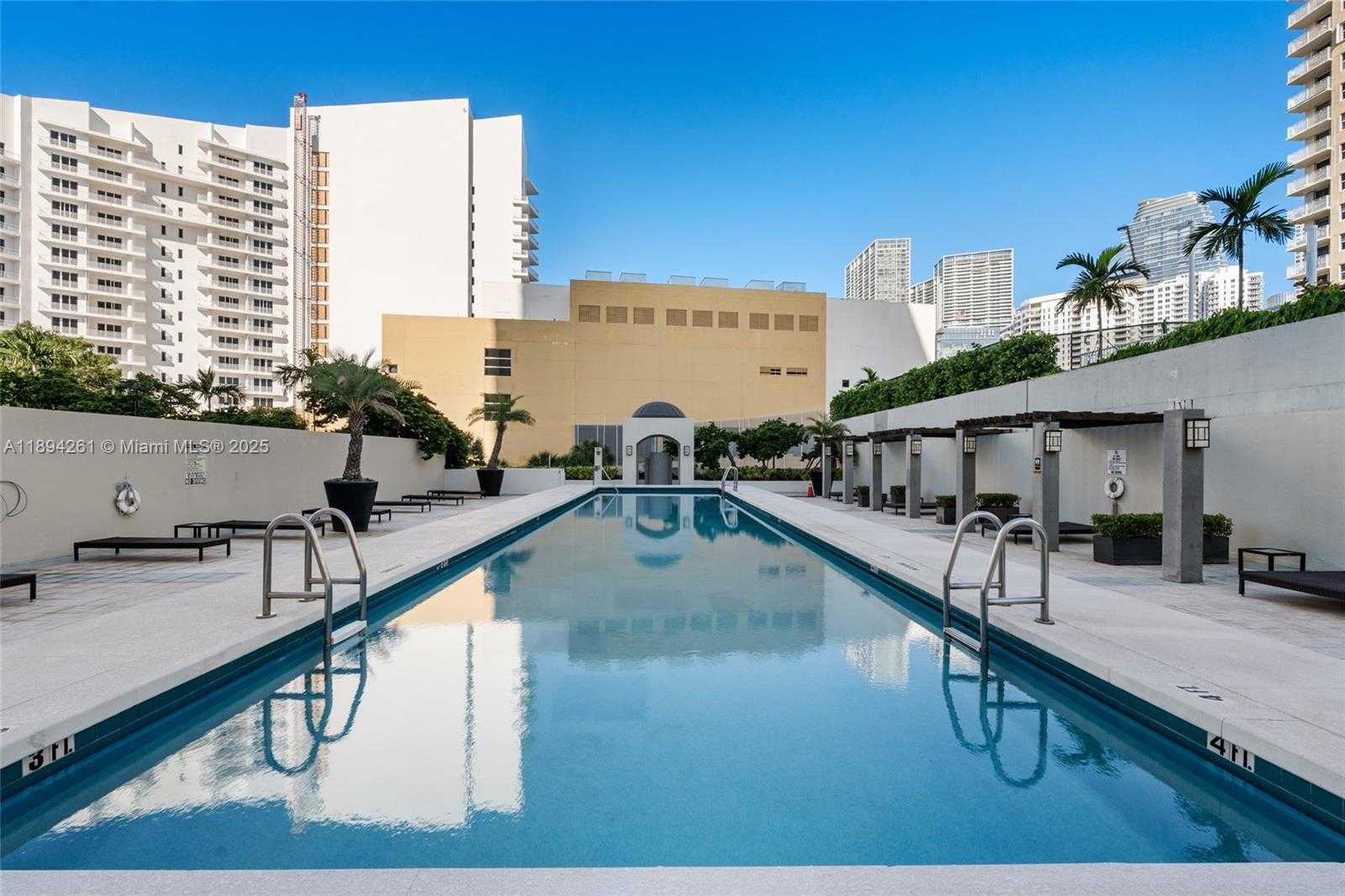 Small Image of 800 CLAUGHTON ISLAND DR #2203, Miami Number 23