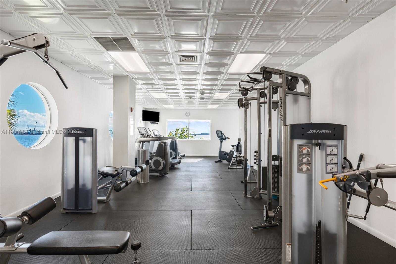 Small Image of 800 CLAUGHTON ISLAND DR #2203, Miami Number 25