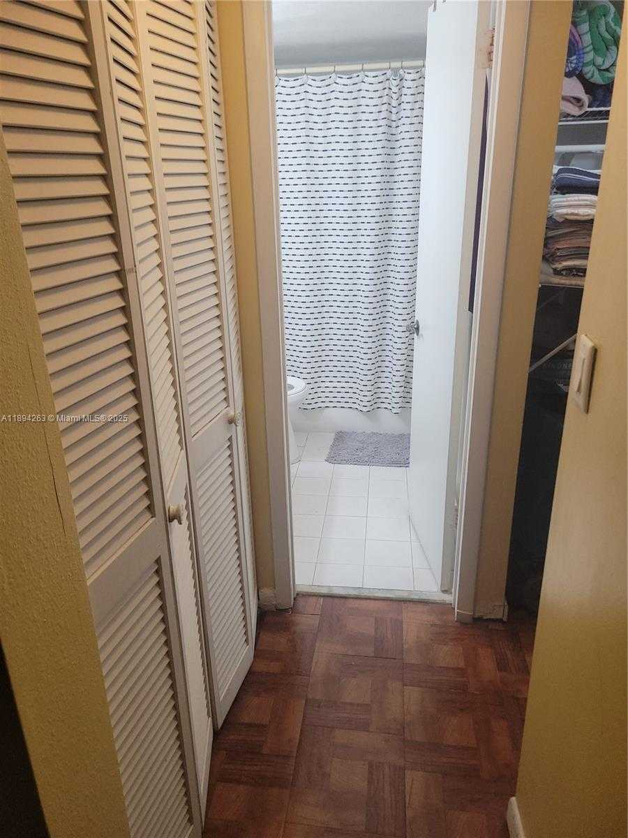 Small Image of 17901 NORTH WEST 68TH AVE #Q103, Hialeah Number 12