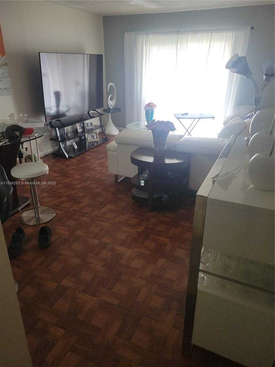 Small Image of 17901 NORTH WEST 68TH AVE #Q103, Hialeah Number 9