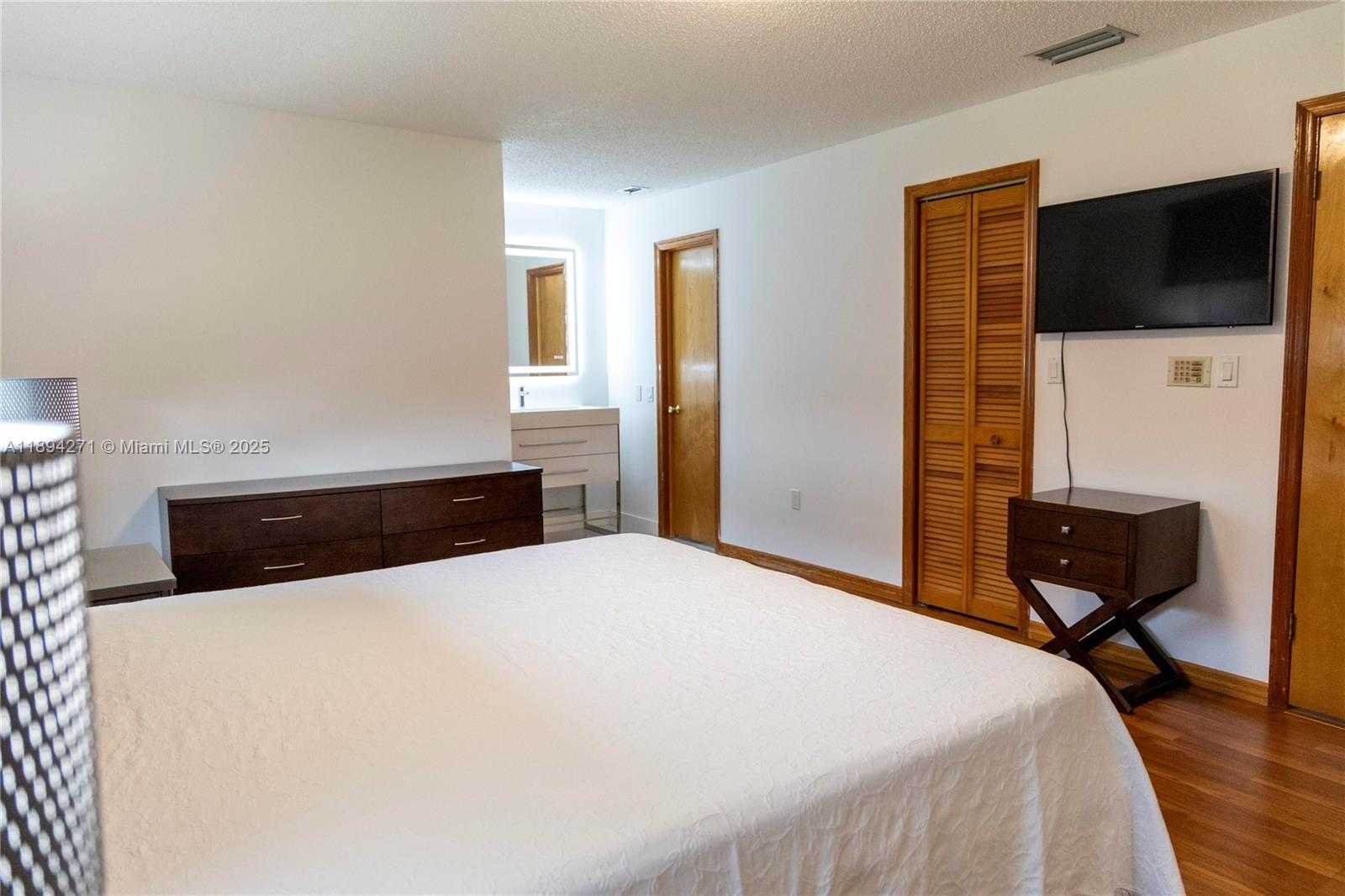 Small Image of 8192 SOUTH WEST 90TH AVE, Miami Number 18