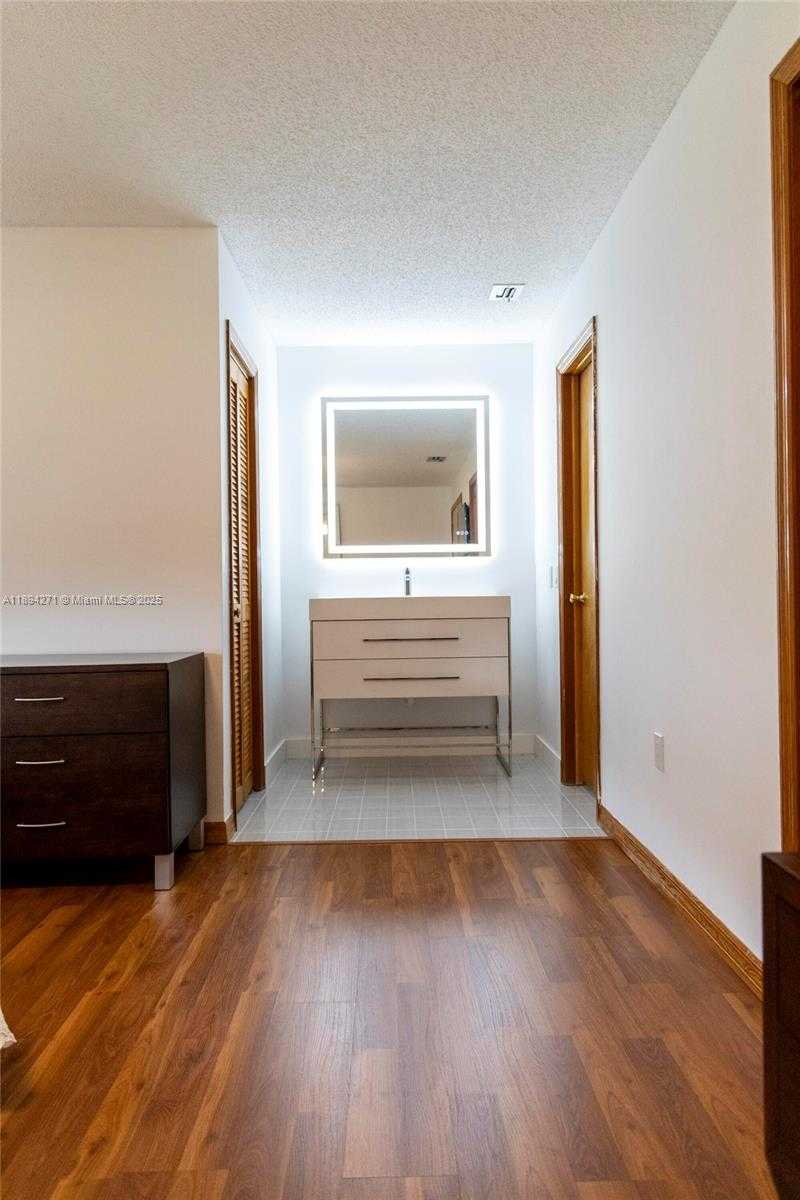 Small Image of 8192 SOUTH WEST 90TH AVE, Miami Number 19