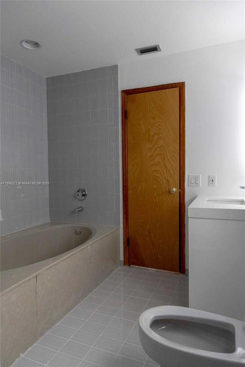 Small Image of 8192 SOUTH WEST 90TH AVE, Miami Number 20
